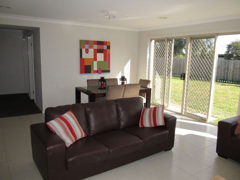 8 Phoebes Way Eastwood, Bairnsdale VIC 3875