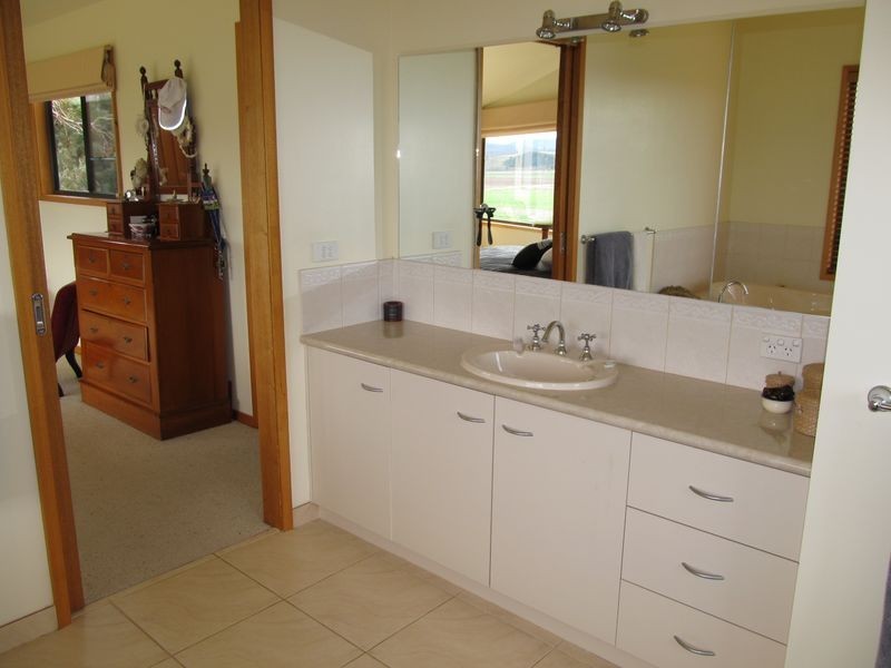 160 Main Road Lindenow, Bairnsdale VIC 3875