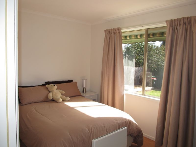 63 Balmoral Crescent, Bairnsdale VIC 3875