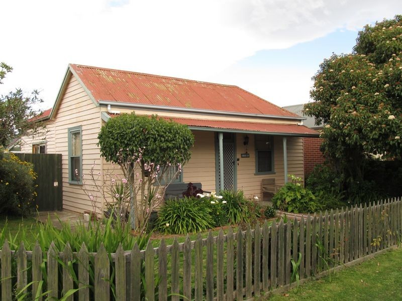 12 Hodgson Street, Bairnsdale VIC 3875