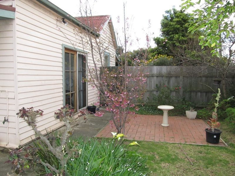 12 Hodgson Street, Bairnsdale VIC 3875