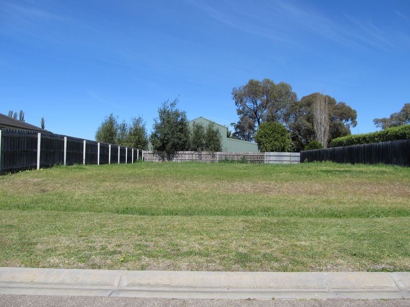 7 Banksia Court, Bairnsdale VIC 3875