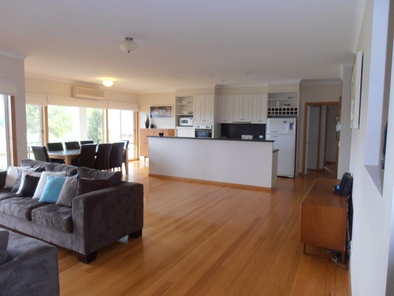 21 Clifton Terrace, Wy Yung VIC 3875