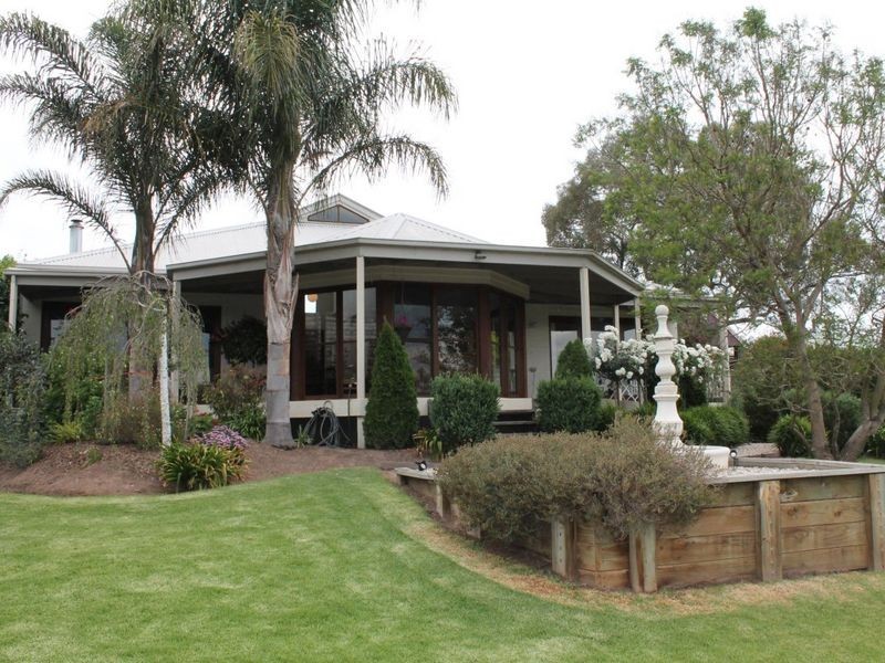 8 Riley Street, Bairnsdale VIC 3875
