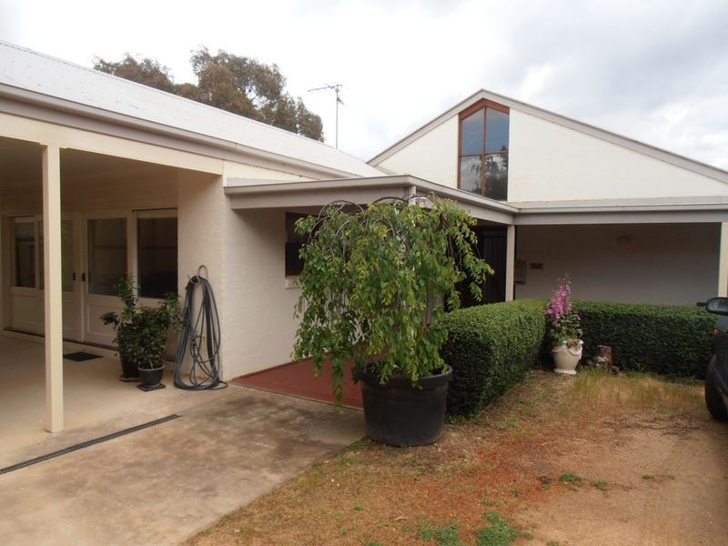 8 Riley Street, Bairnsdale VIC 3875