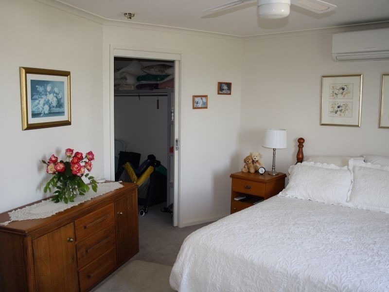 4 Nicole Court, Wy Yung VIC 3875