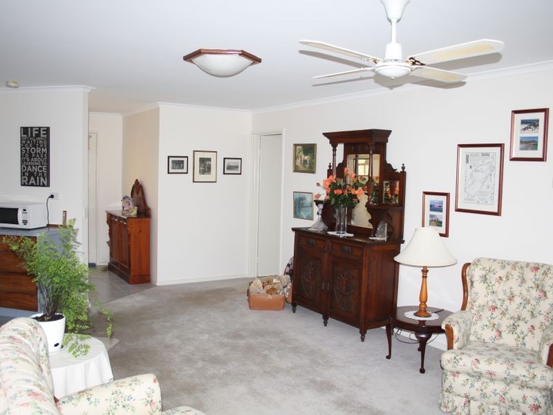 4 Nicole Court, Wy Yung VIC 3875