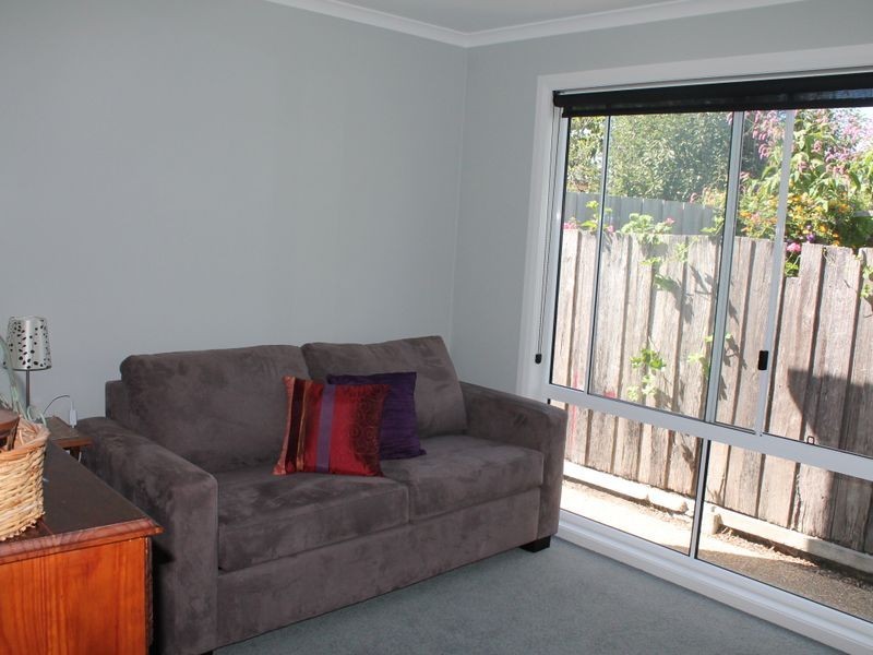 6 Charles St, Lucknow VIC 3875