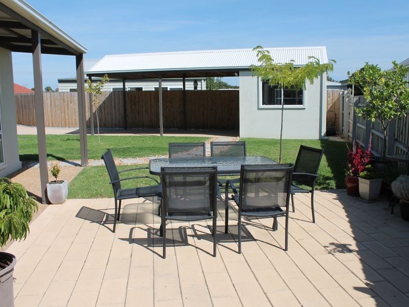 6 Charles St, Lucknow VIC 3875