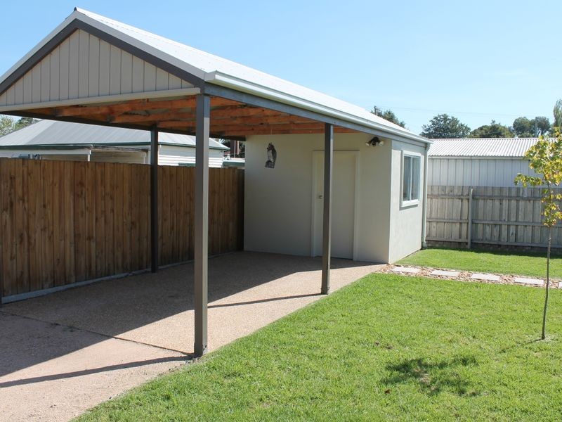 6 Charles St, Lucknow VIC 3875