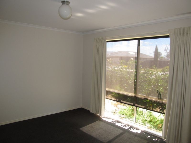 56 Gatehouse Drv, Bairnsdale VIC 3875