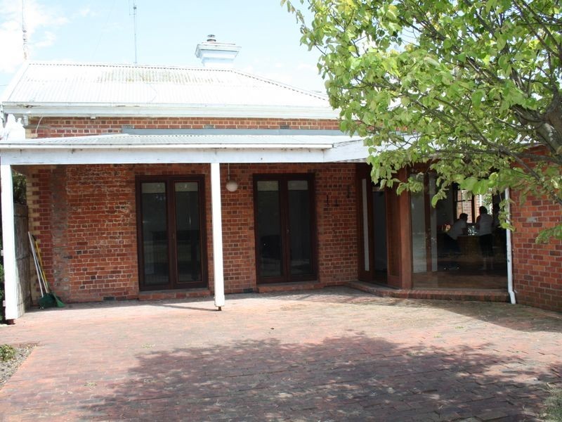 9 Macrae St, Bairnsdale VIC 3875