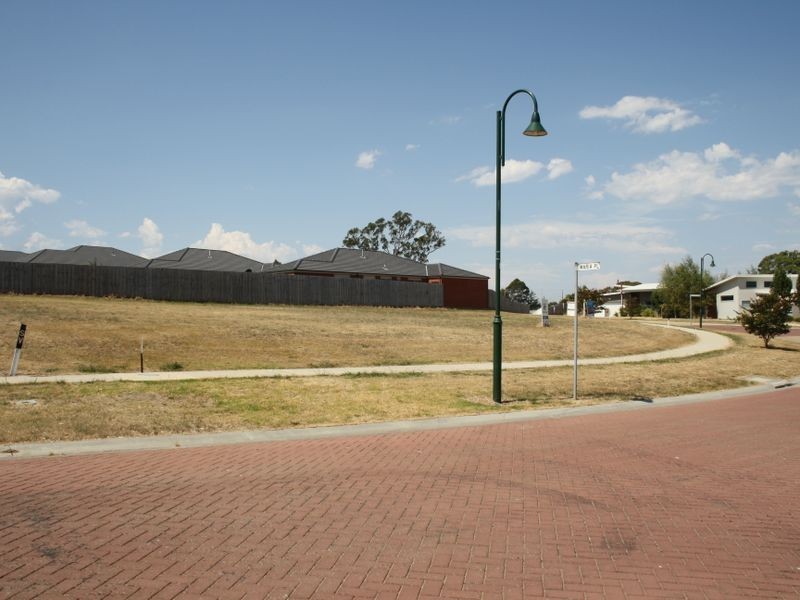 11 Morton Drive, Bairnsdale VIC 3875