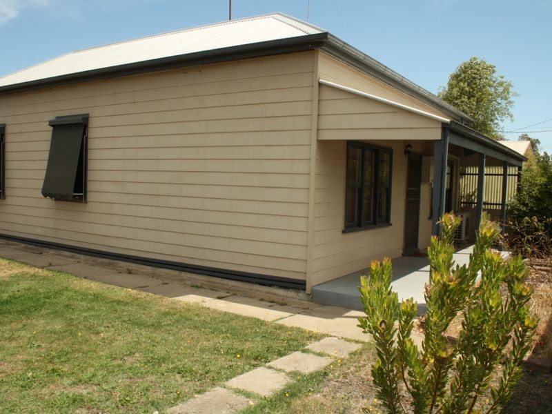 13 Swan Street, Bairnsdale VIC 3875