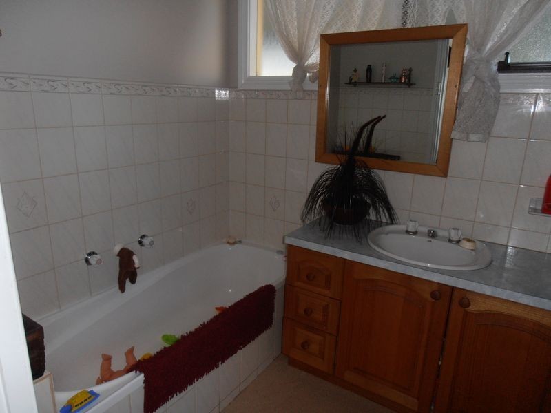 13 Ross Street, Bairnsdale VIC 3875