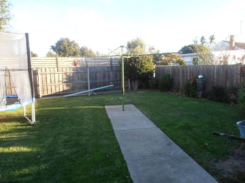 13 Ross Street, Bairnsdale VIC 3875