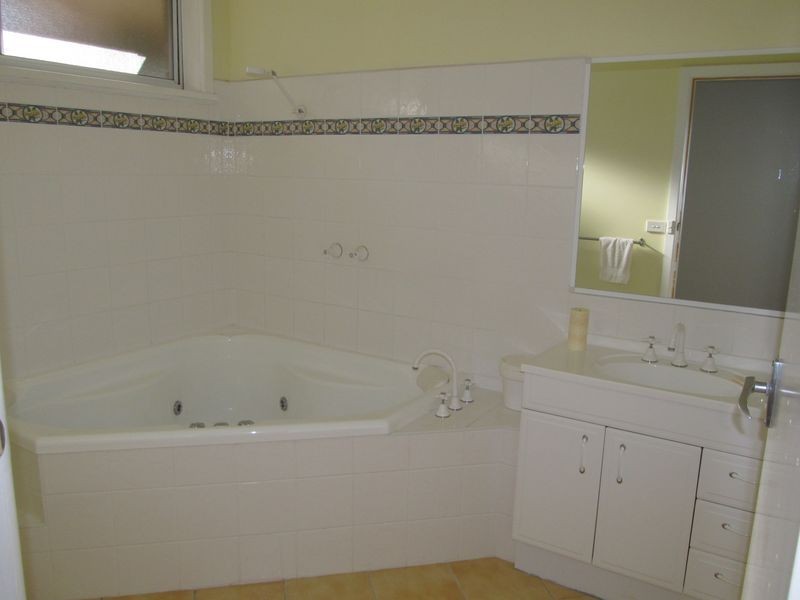 60 Lanteris Road, Wy Yung VIC 3875