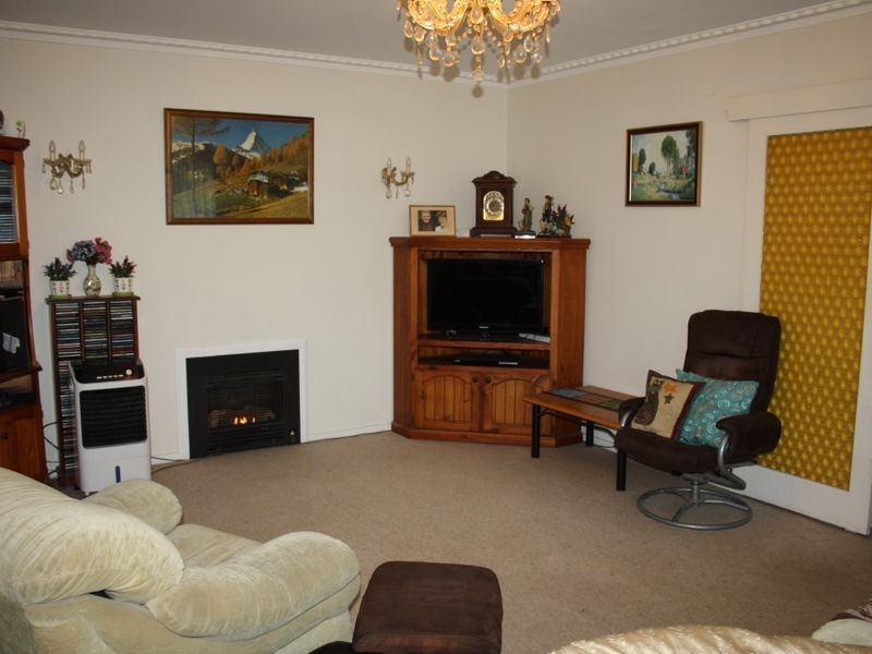 62 Mckean Street, Bairnsdale VIC 3875