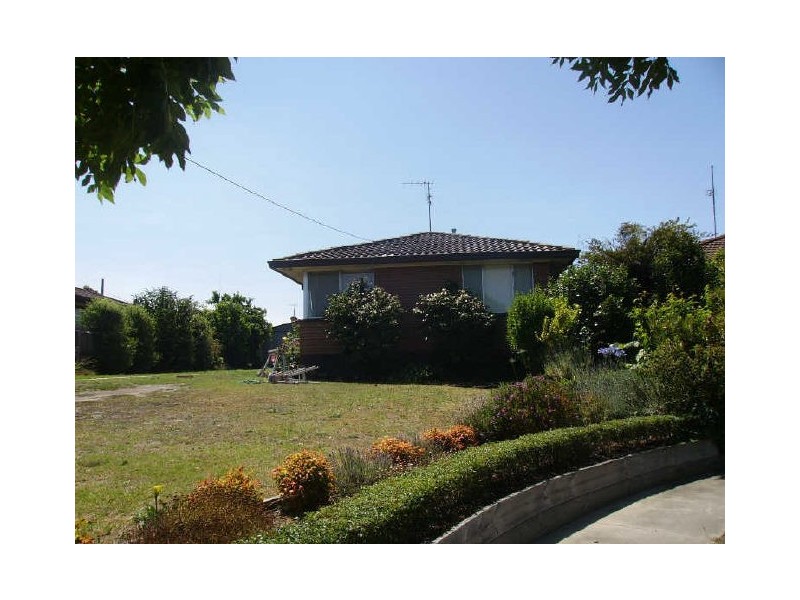 17 Power Street, Bairnsdale VIC 3875