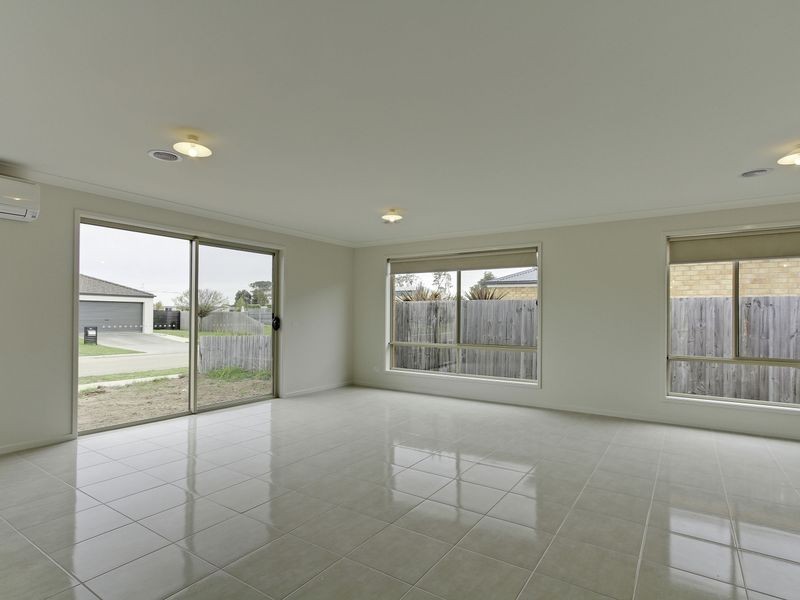 1 Barton Place, Bairnsdale VIC 3875