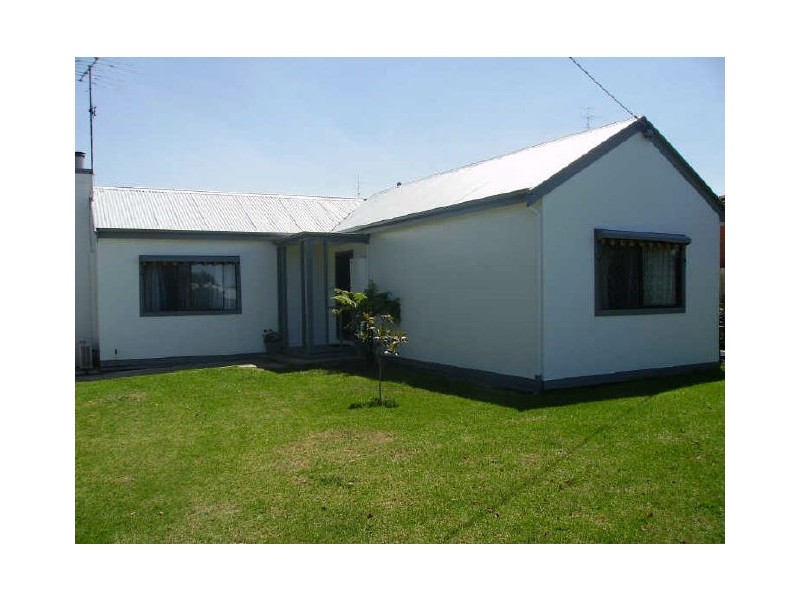 18 Ligar Street, Bairnsdale VIC 3875