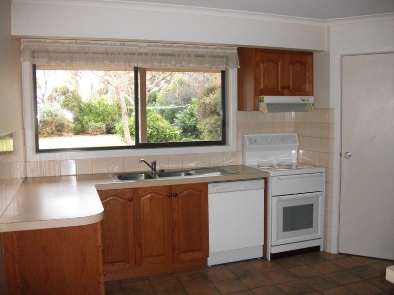 15 Woodward Street, Wy Yung VIC 3875