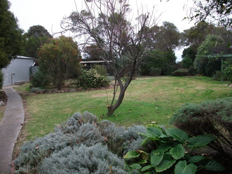 15 Woodward Street, Wy Yung VIC 3875