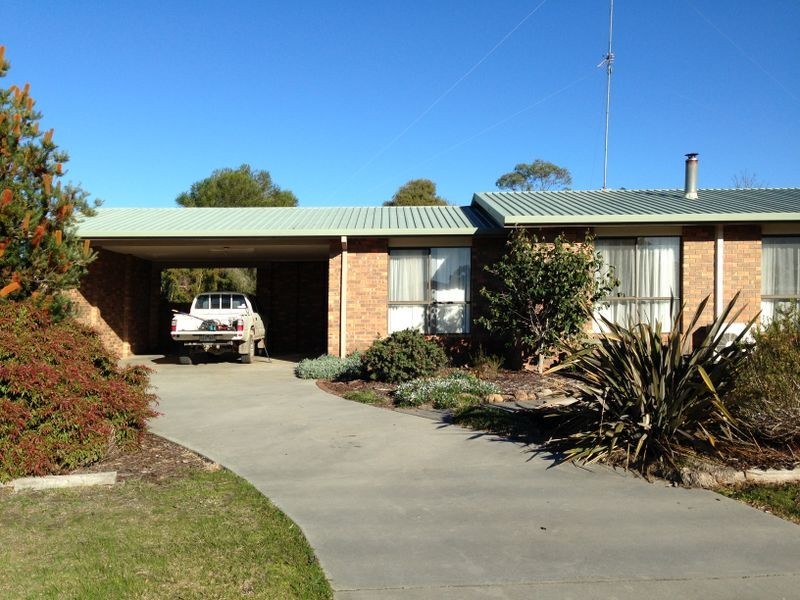 15 Woodward Street, Wy Yung VIC 3875