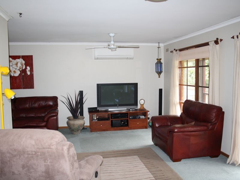 14 Woodward Street, Wy Yung VIC 3875