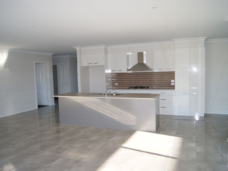 14 Shannon Boulevarde, Bairnsdale VIC 3875
