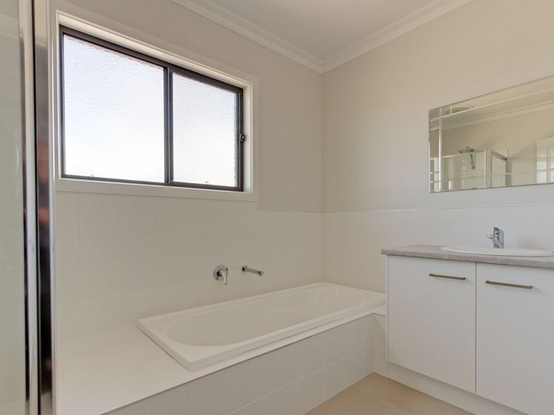 14 Shannon Boulevarde, Bairnsdale VIC 3875