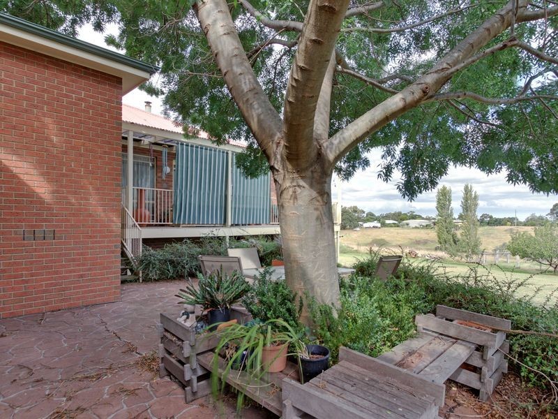 5 Nicole Court, Wy Yung VIC 3875