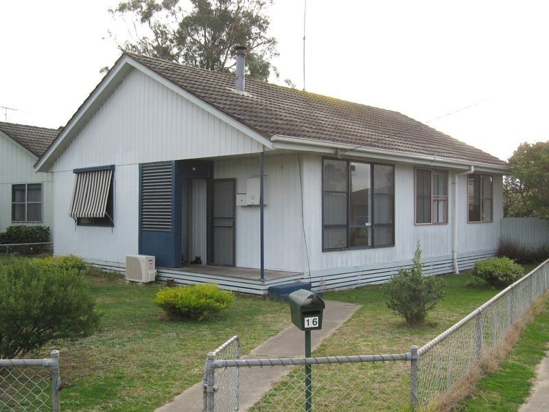 16 Davies Street, Bairnsdale VIC 3875