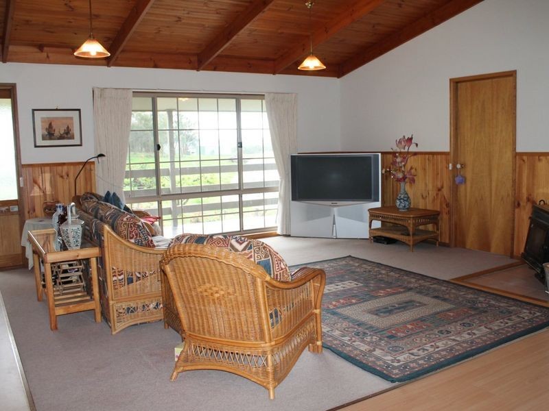 60 Dumont Drive, Wy Yung VIC 3875