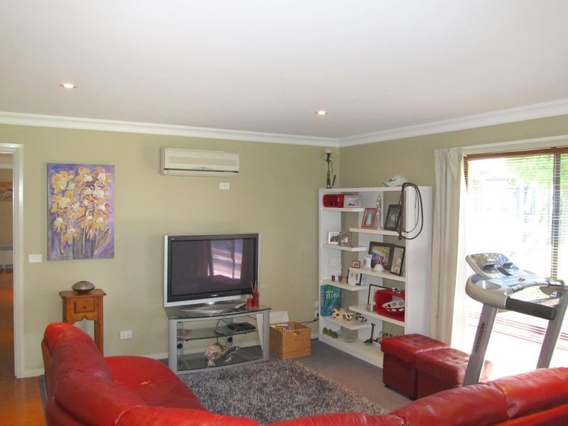 7 Suding Close, Wy Yung VIC 3875