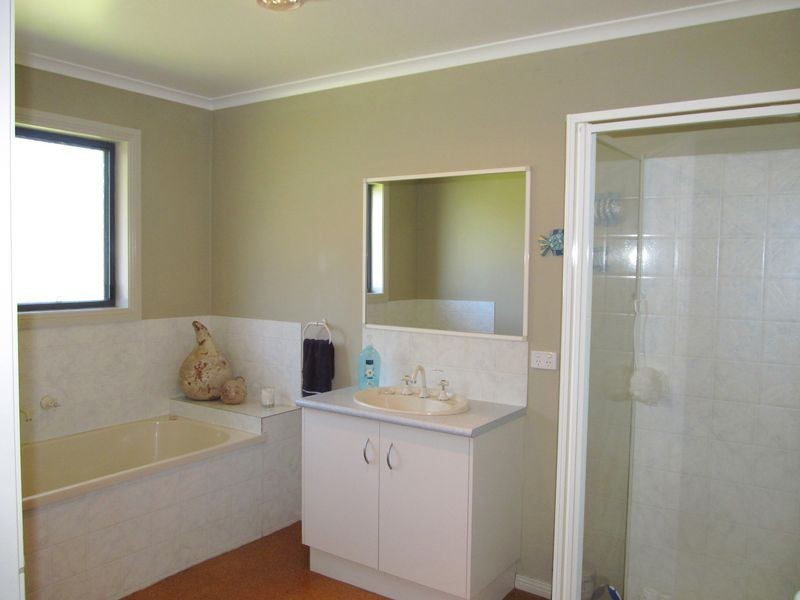 7 Suding Close, Wy Yung VIC 3875