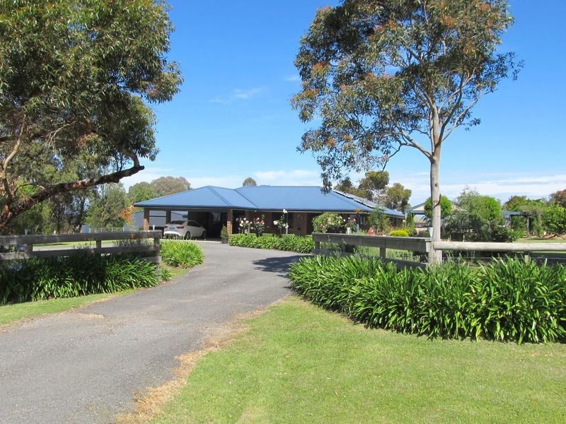 7 Suding Close, Wy Yung VIC 3875