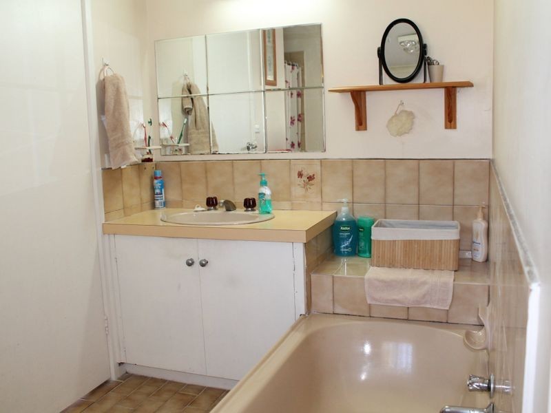 12 Dwyer Street, Wy Yung VIC 3875