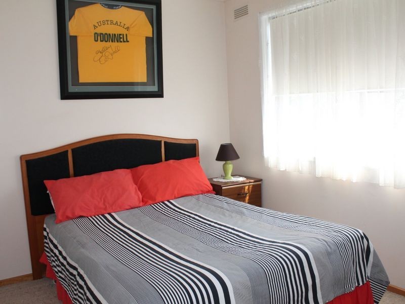 12 Dwyer Street, Wy Yung VIC 3875