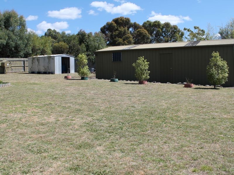 12 Dwyer Street, Wy Yung VIC 3875