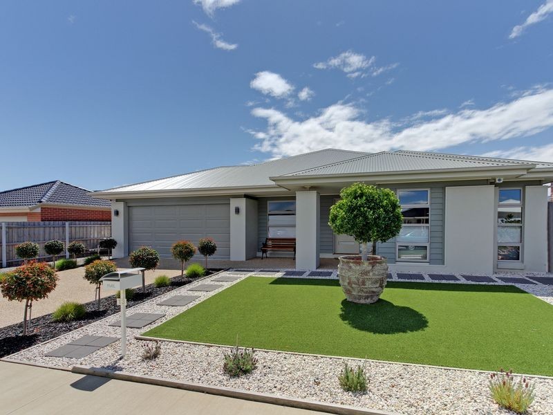 13 Fison Avenue, Bairnsdale VIC 3875