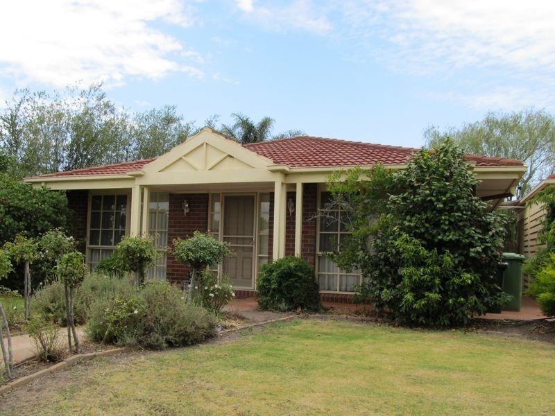 5 Harnham Drive, Bairnsdale VIC 3875