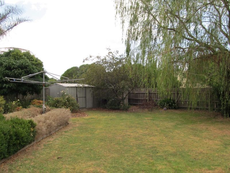 5 Harnham Drive, Bairnsdale VIC 3875