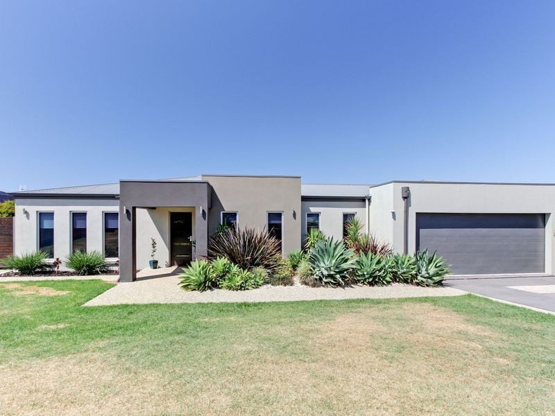 52 The Backwater, Bairnsdale VIC 3875