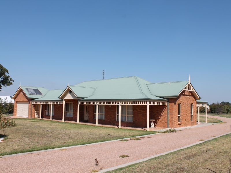 2 Timbarra Drive (Eastwood), Bairnsdale VIC 3875