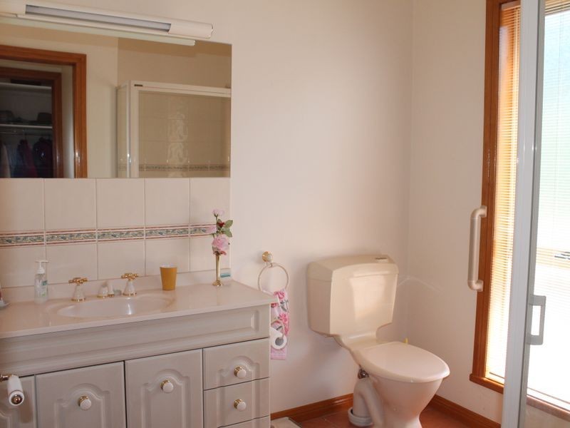 2 Timbarra Drive (Eastwood), Bairnsdale VIC 3875