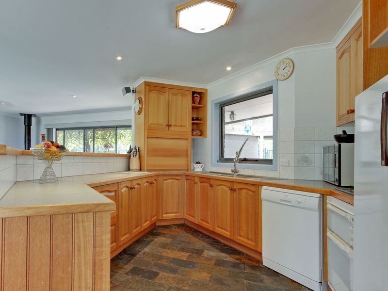 10 Salt Creek Road, Johnsonville VIC 3902