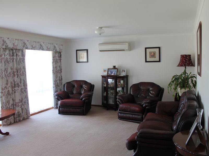 21 Marrah Drive, Wy Yung VIC 3875