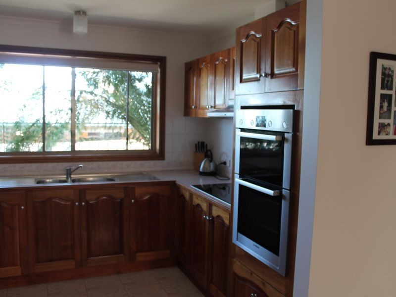 21 Marrah Drive, Wy Yung VIC 3875