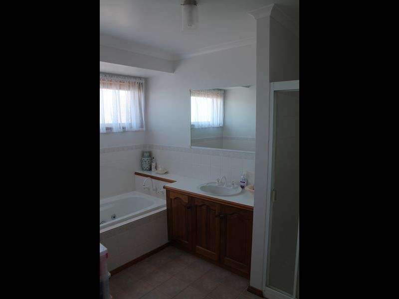 21 Marrah Drive, Wy Yung VIC 3875
